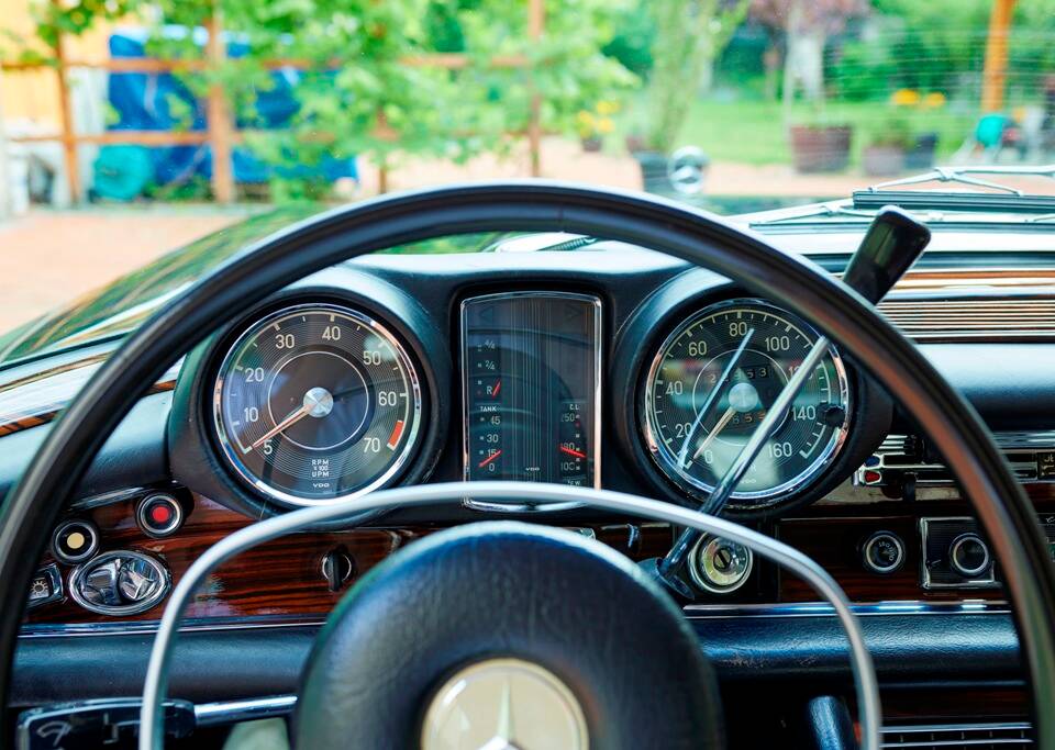 Image 166/188 of Mercedes-Benz 280 SE 3,5 (1971)