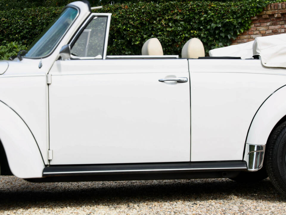 Immagine 35/50 di Volkswagen Kever 1303 &quot;Triple White&quot; (1977)