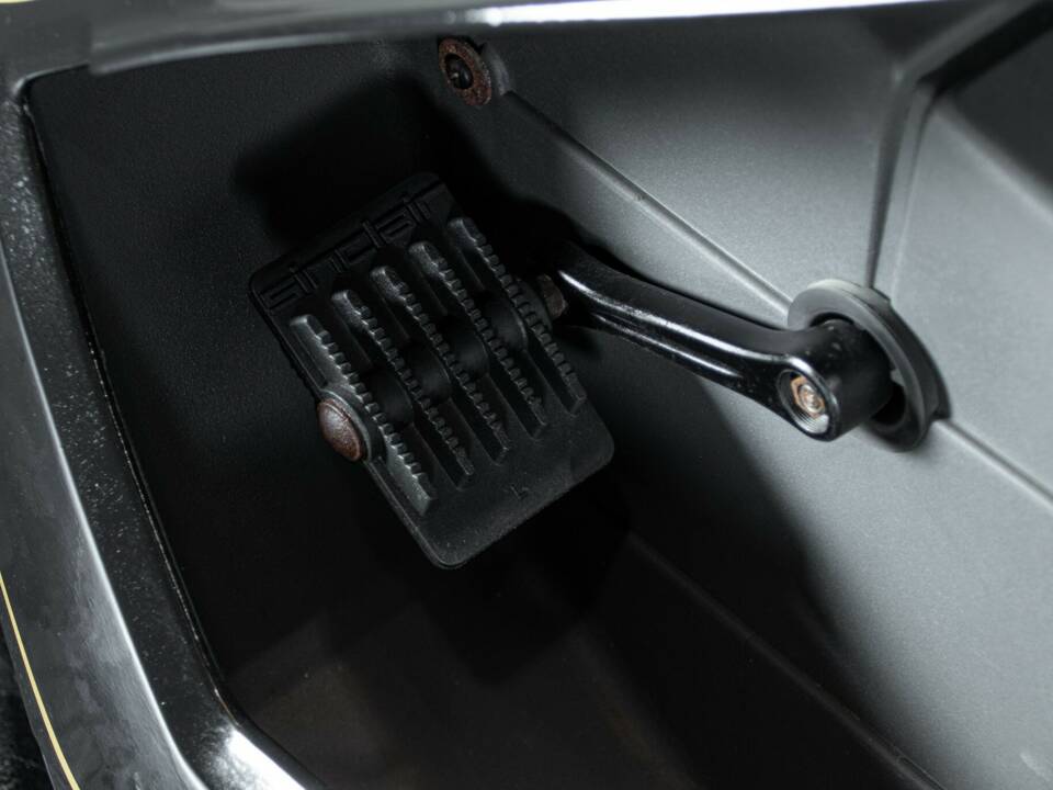 Image 25/50 of Sinclair DUMMY (1985)