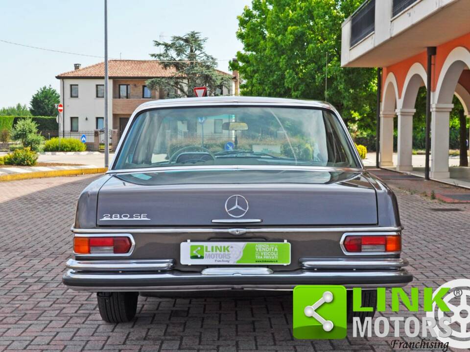 Immagine 4/10 di Mercedes-Benz 280 SE (1970)