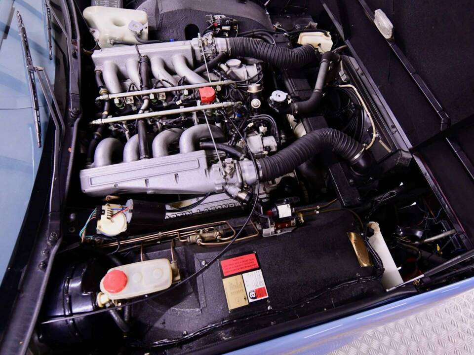 Imagen 27/50 de Aston Martin Lagonda (1989)