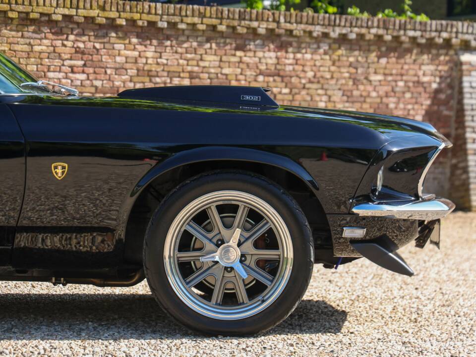 Image 33/50 of Ford Mustang 302 (1969)