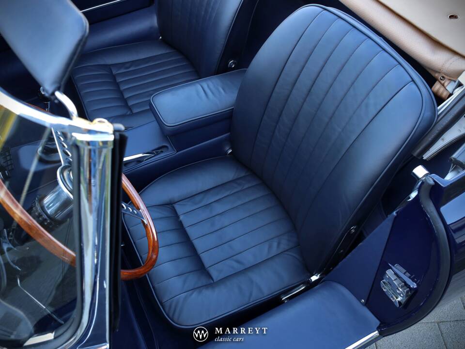 Image 42/80 de Jaguar Type E 4.2 (1966)