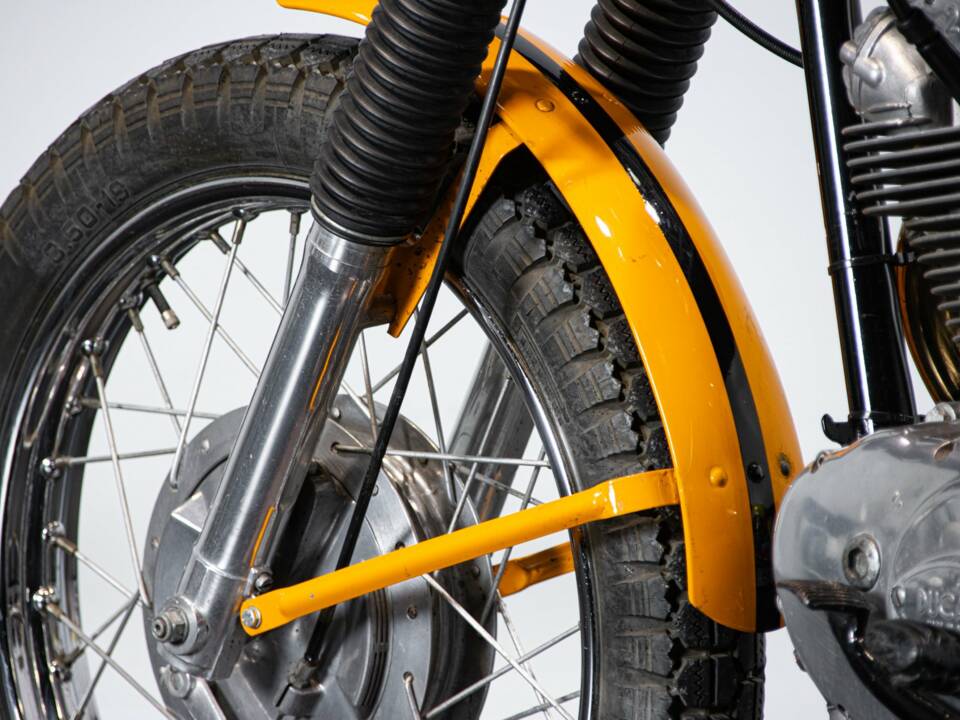 Immagine 11/50 di Ducati 250 Scrambler (1971)