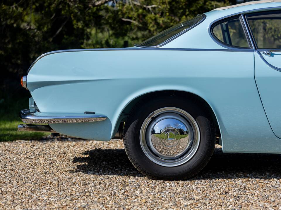 Image 29/50 of Volvo 1800 S (1964)