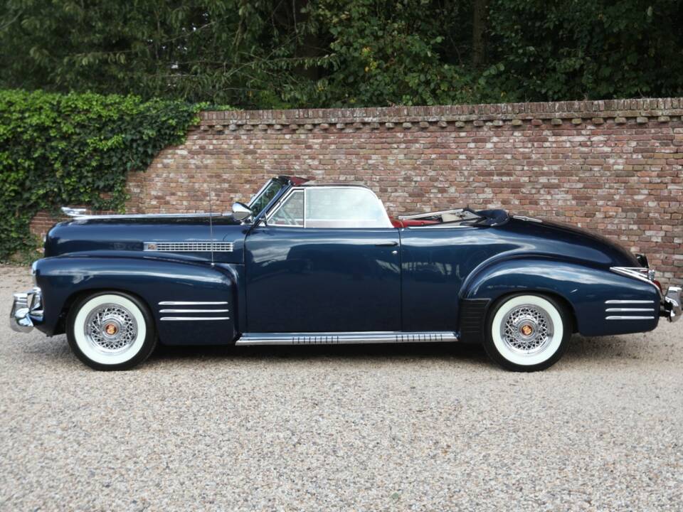 Image 30/50 de Cadillac 62 Convertible (1941)