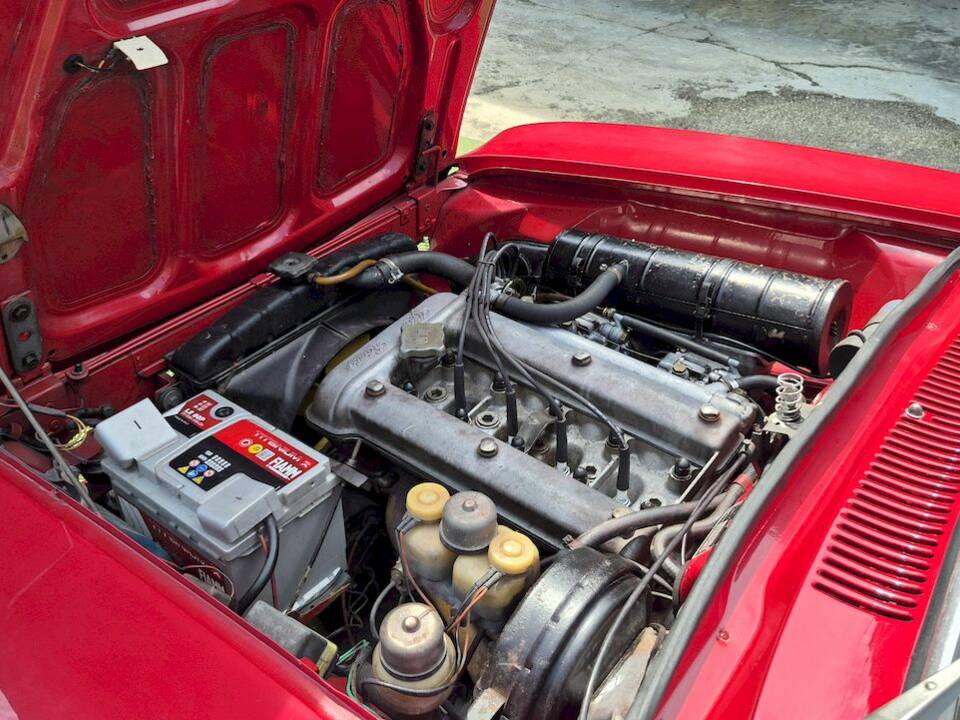Image 41/50 de Alfa Romeo Giulia GT 1300 Junior (1971)