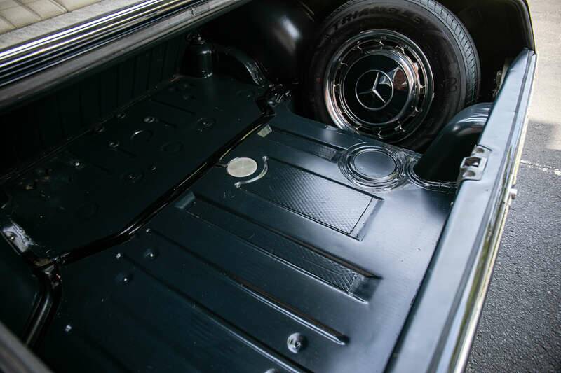 Image 48/50 of Mercedes-Benz 250 (1972)