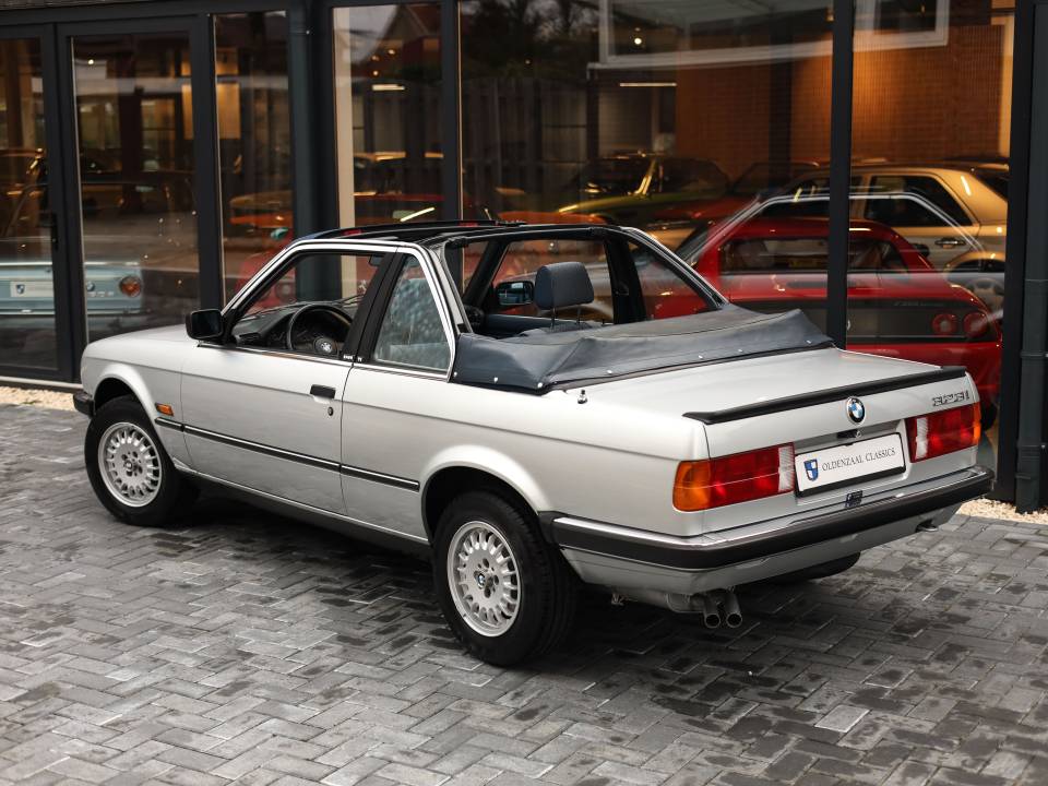 Afbeelding 4/77 van BMW 323i Baur TC (1984)