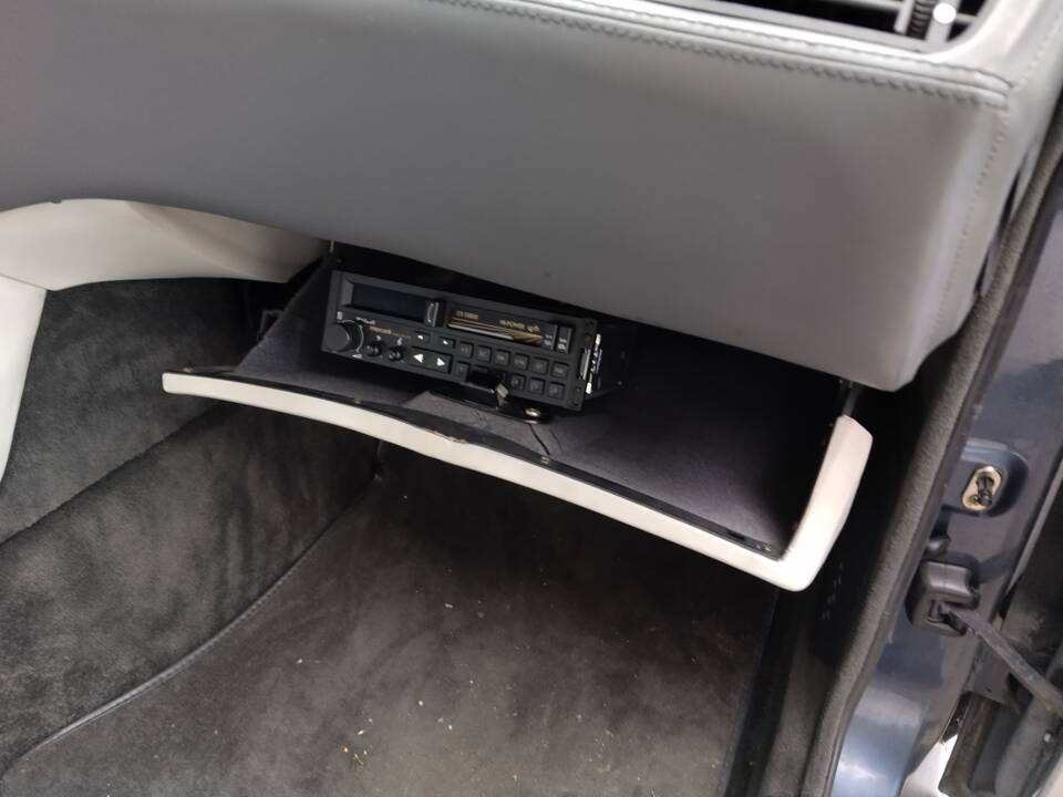 Bild 30/113 von BMW 735i (1986)