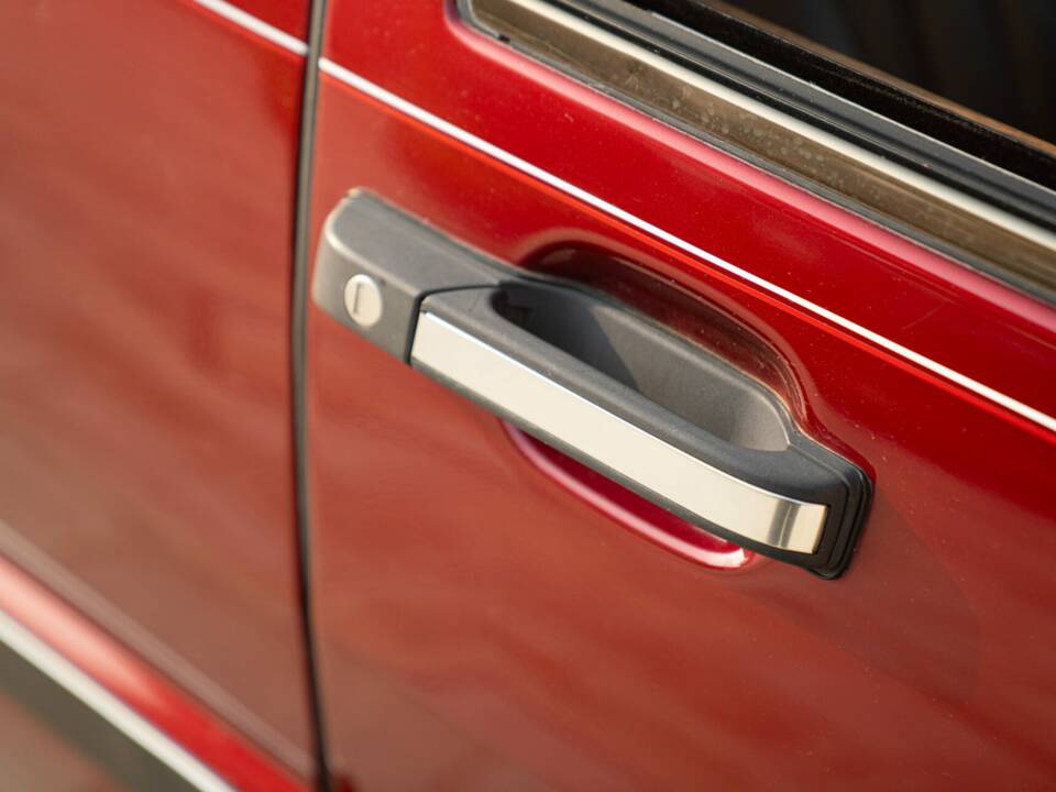 Imagen 12/50 de Lancia Thema 8.32 (1989)