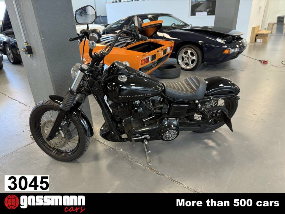 Bild 1/10 von Harley-Davidson DUMMY (2012)