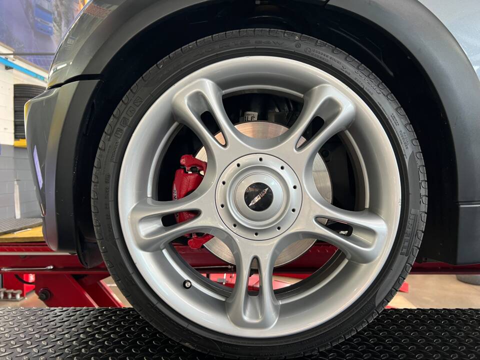 Image 15/40 de Mini Cooper S JCW (2005)