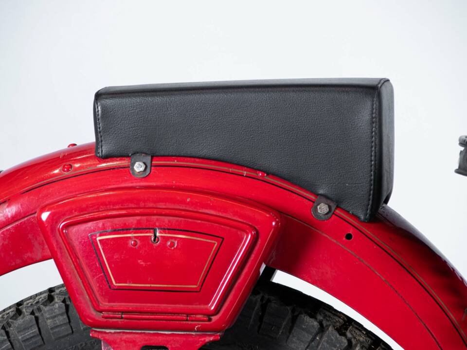 Immagine 39/50 di Moto Guzzi DUMMY (1950)