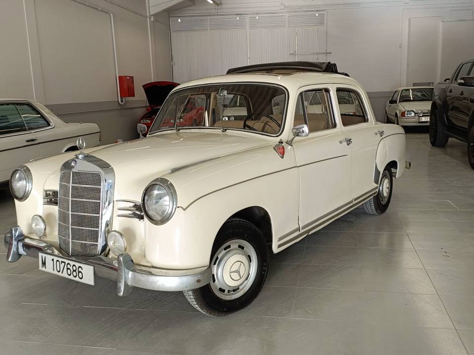 Imagen 1/14 de Mercedes-Benz 180 (1956)