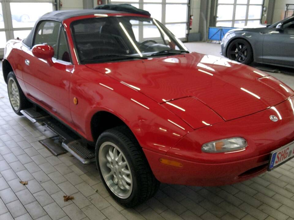 Image 33/56 de Mazda MX-5 1.8 (1995)