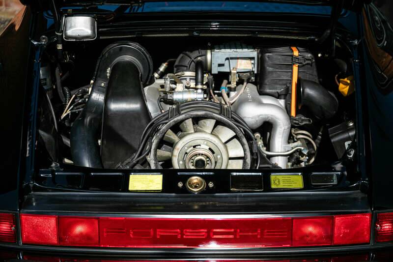 Immagine 3/41 di Porsche 911 Carrera 3.2 (1988)