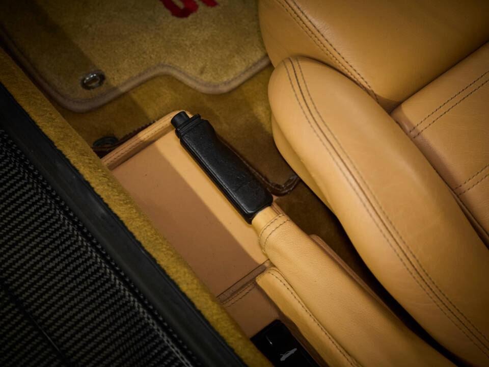 Image 74/99 of Ferrari F 355 Berlinetta (1997)