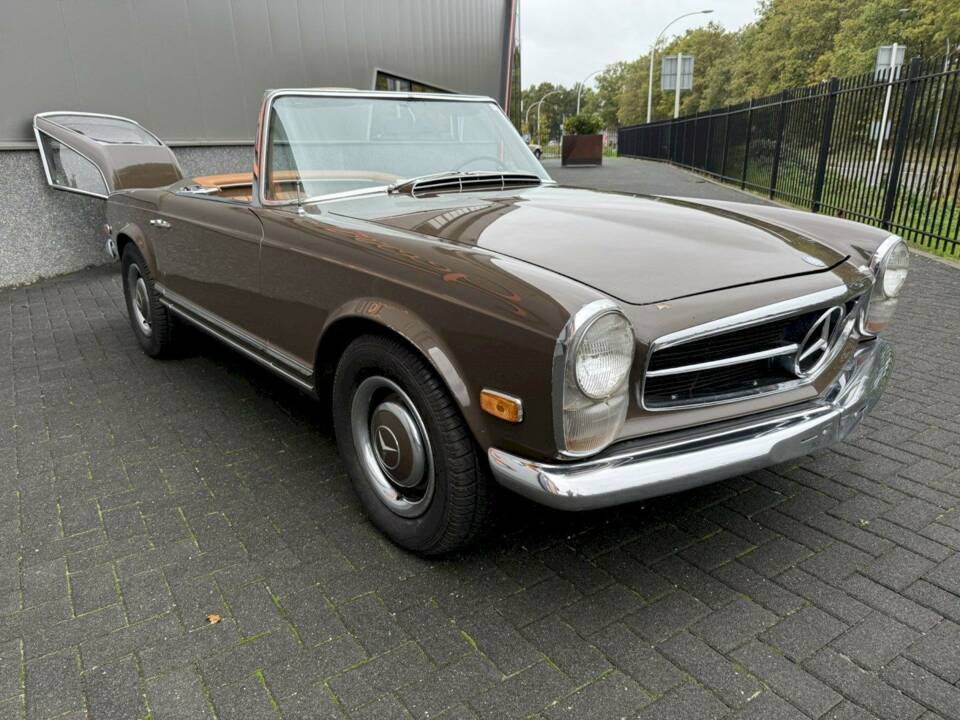 Image 7/36 de Mercedes-Benz 250 SL (1968)