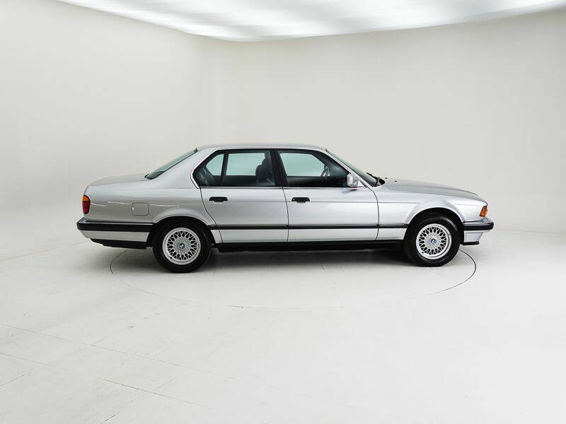 Immagine 6/15 di BMW 730i (1989)