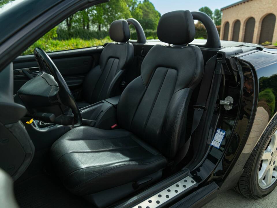 Image 31/50 of Mercedes-Benz SLK 200 Kompressor (1998)