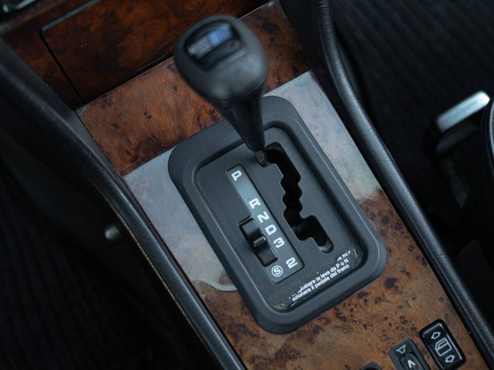 Immagine 29/44 di Mercedes-Benz 200 TE (1992)