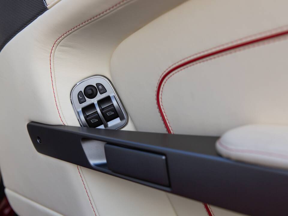 Afbeelding 62/81 van Aston Martin DB 9 Volante (2015)