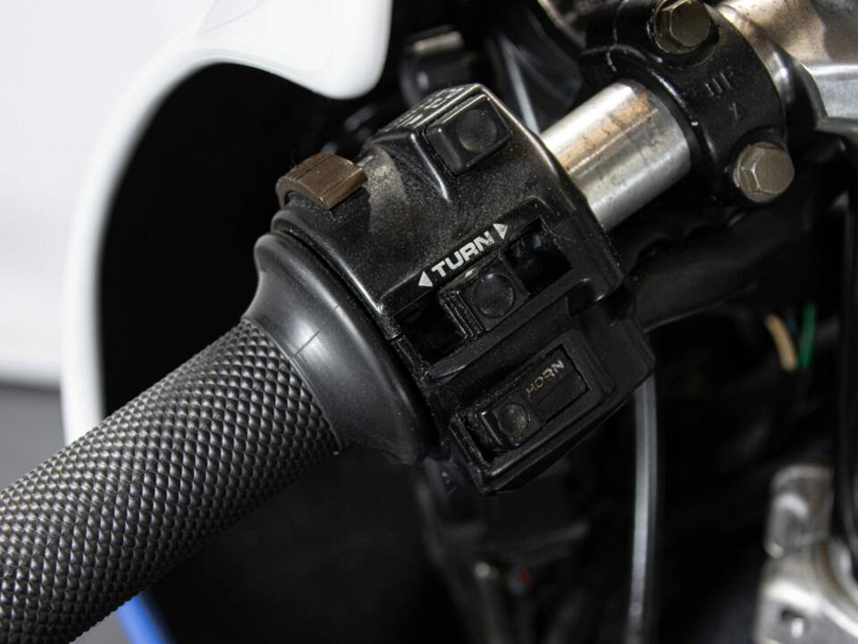 Immagine 44/48 di Honda VFR 750R RC 30 (1988)