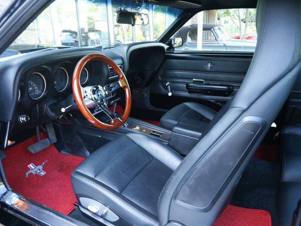 Image 27/50 of Ford Mustang 302 (1969)