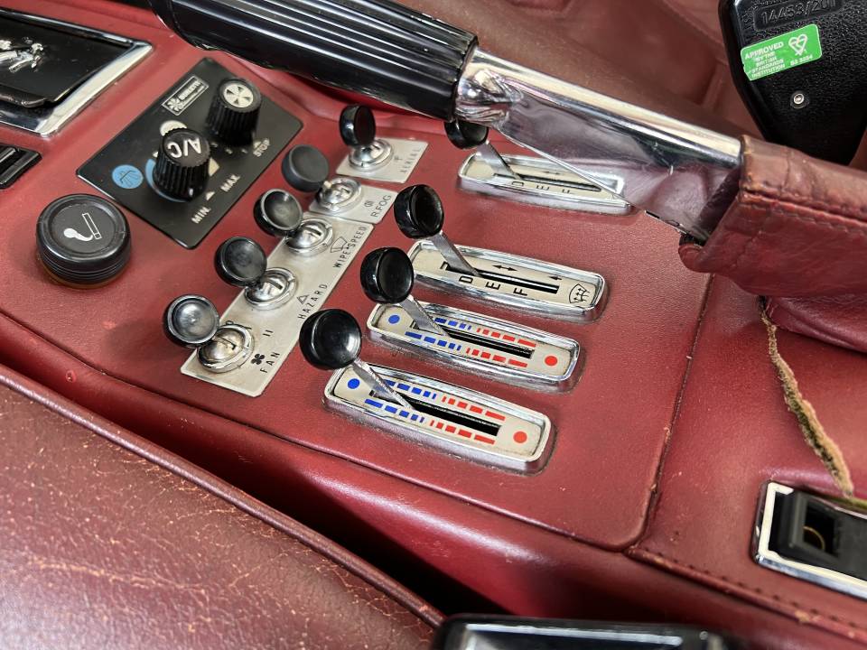 Image 22/37 de Ferrari 308 GTSi (US) (1980)