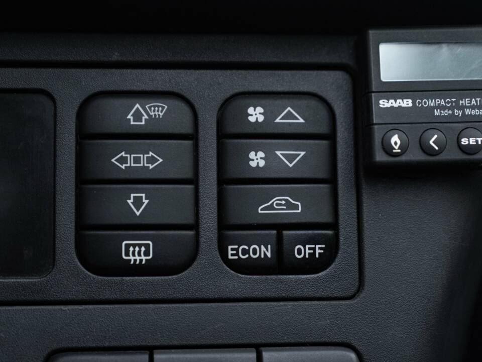 Bild 49/50 von Saab 900 2.0i (1997)