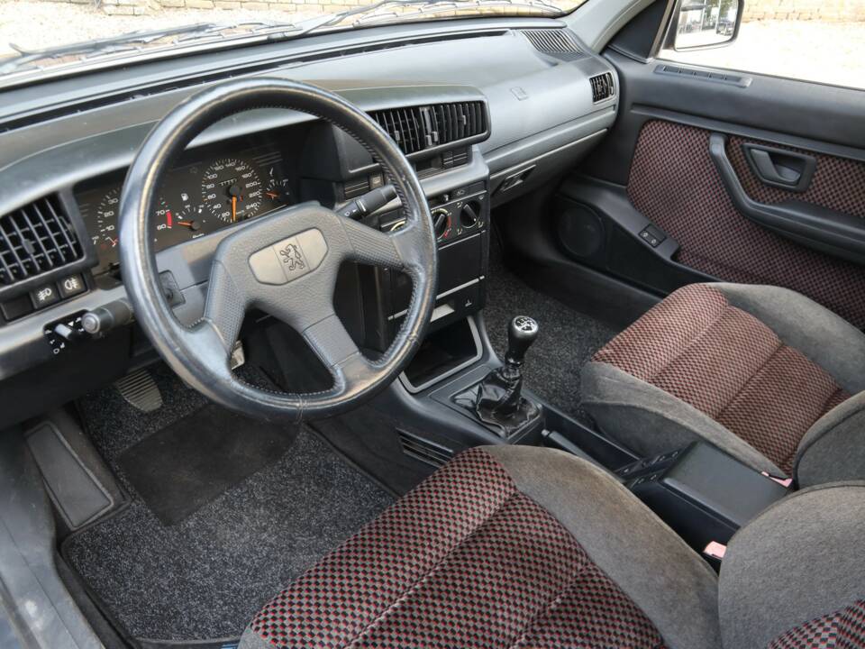 Bild 32/50 von Peugeot 405 Mi16 (1990)