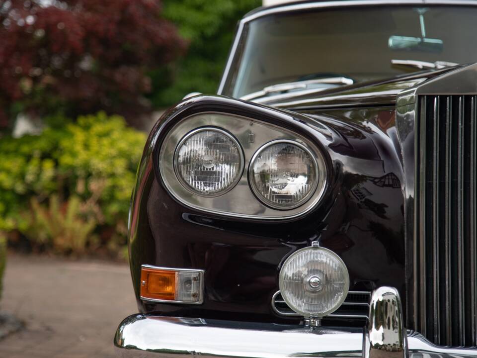 Image 32/50 of Rolls-Royce Silver Cloud III (1964)