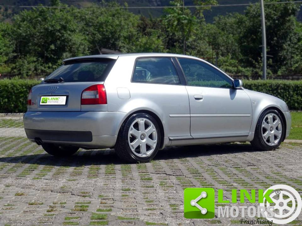 Bild 4/10 von Audi S3 (2000)
