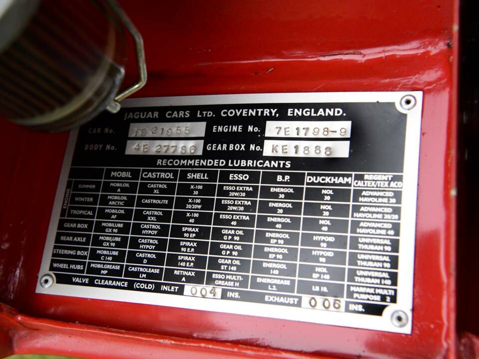 Image 27/50 de Jaguar E-Type (1968)