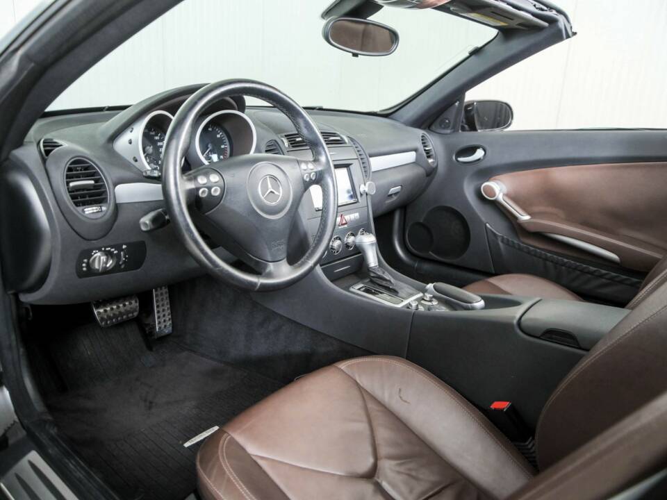 Immagine 16/50 di Mercedes-Benz SLK 200 Kompressor (2004)