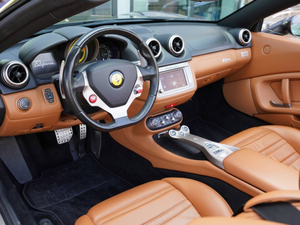 Bild 3/50 von Ferrari California (2010)
