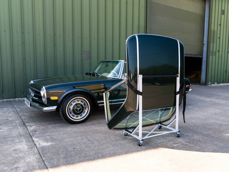 Afbeelding 30/43 van Mercedes-Benz 280 SL (1968)