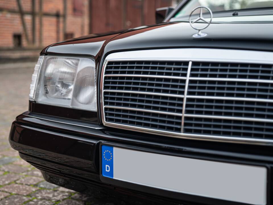 Image 5/83 de Mercedes-Benz E 220 (1996)