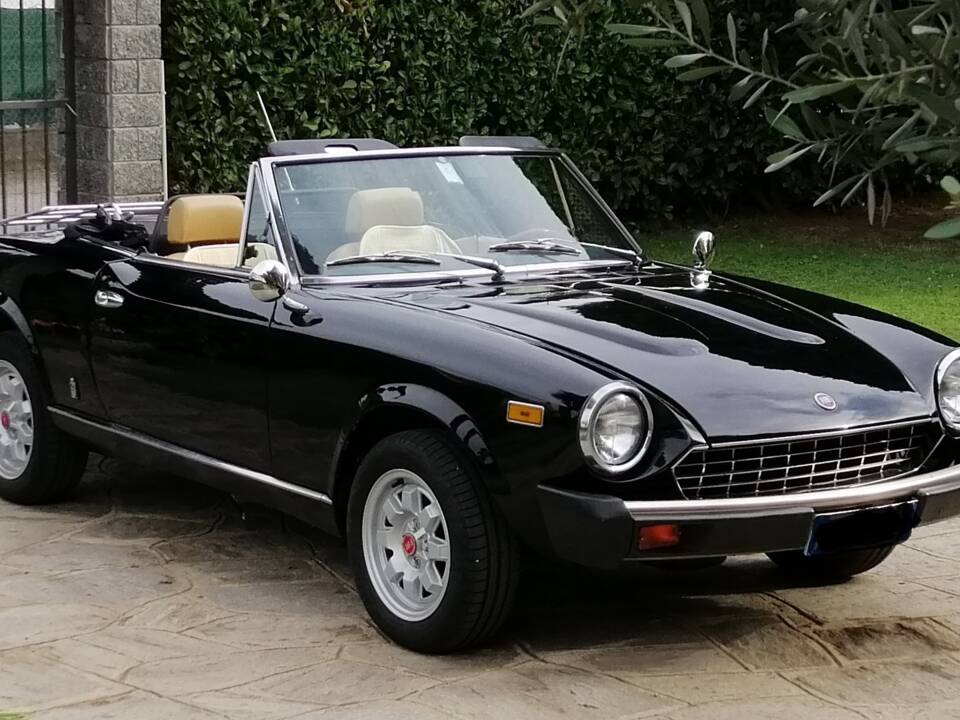 Bild 19/30 von FIAT Spider 2000 (1980)