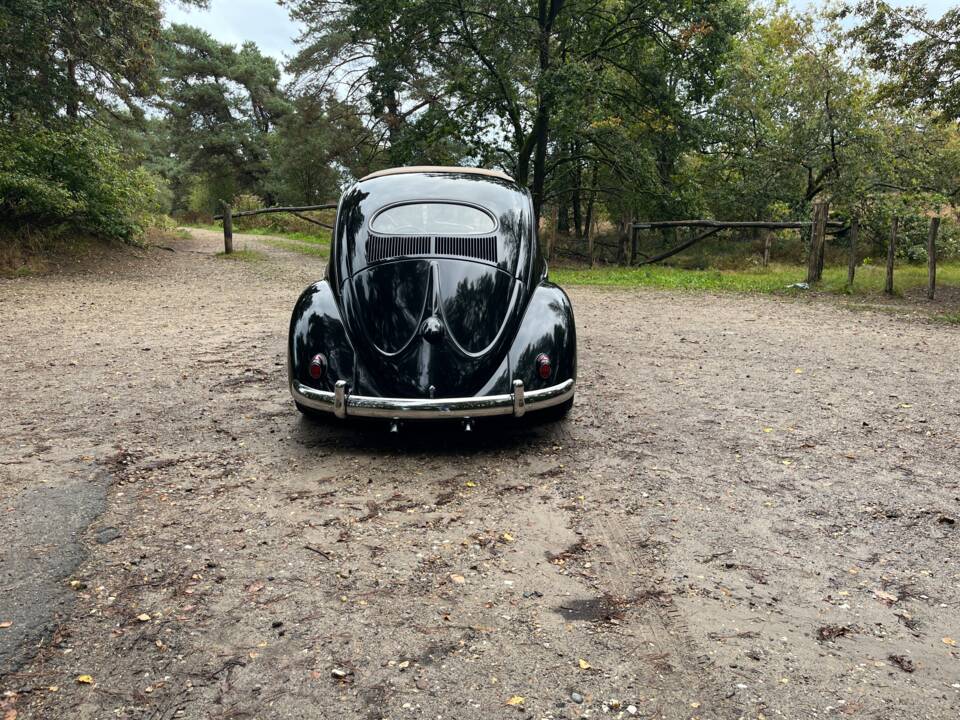 Image 18/26 of Volkswagen Beetle 1200 Standard &quot;Oval&quot; (1954)