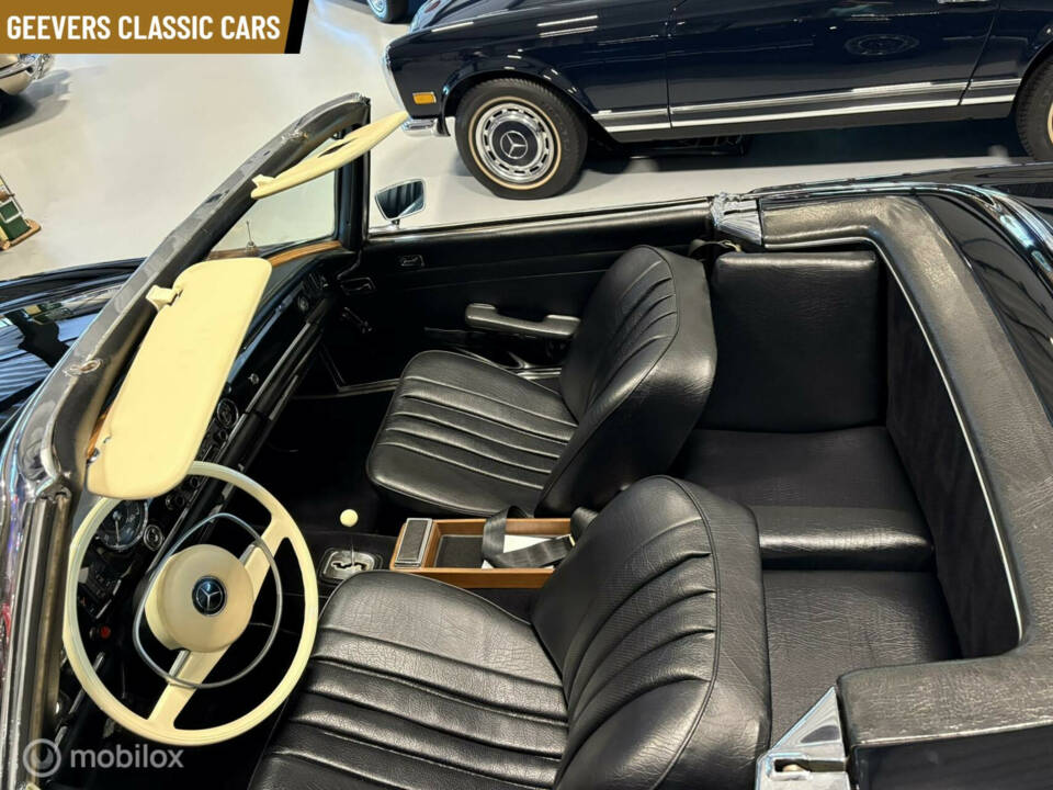 Image 16/19 de Mercedes-Benz 280 SL (1968)