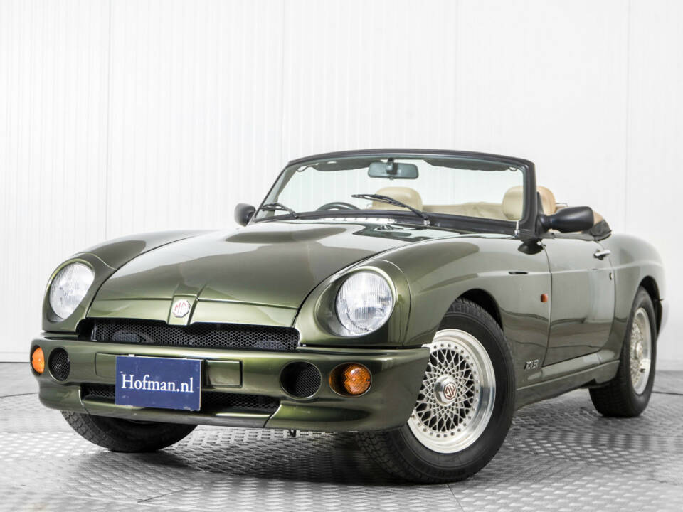Image 3/50 of MG RV8 (1991)