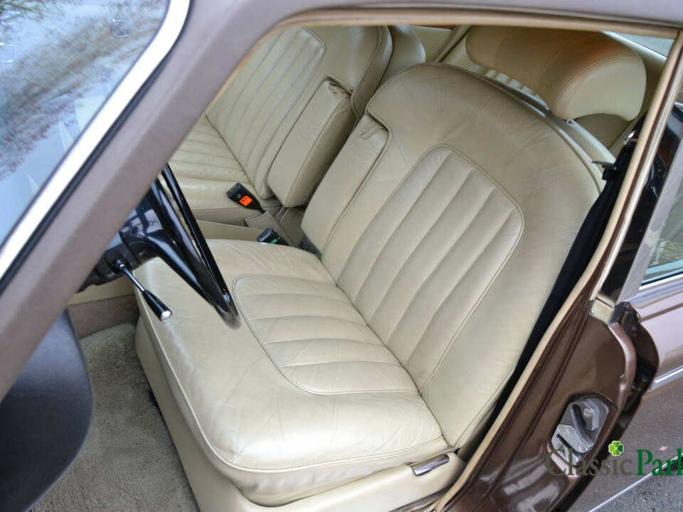 Image 24/50 of Rolls-Royce Silver Shadow I (1973)