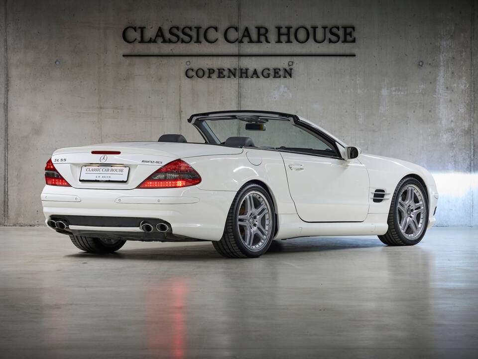 Image 5/99 de Mercedes-Benz SL 55 AMG (2005)
