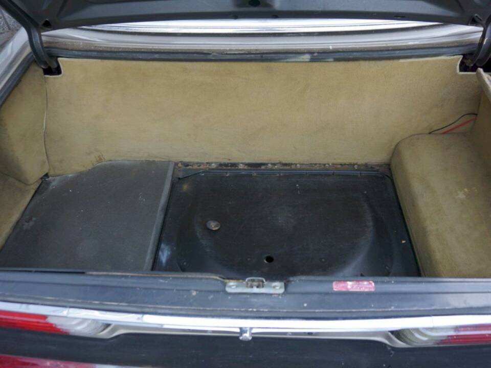 Image 25/36 of Mercedes-Benz 560 SL (1989)