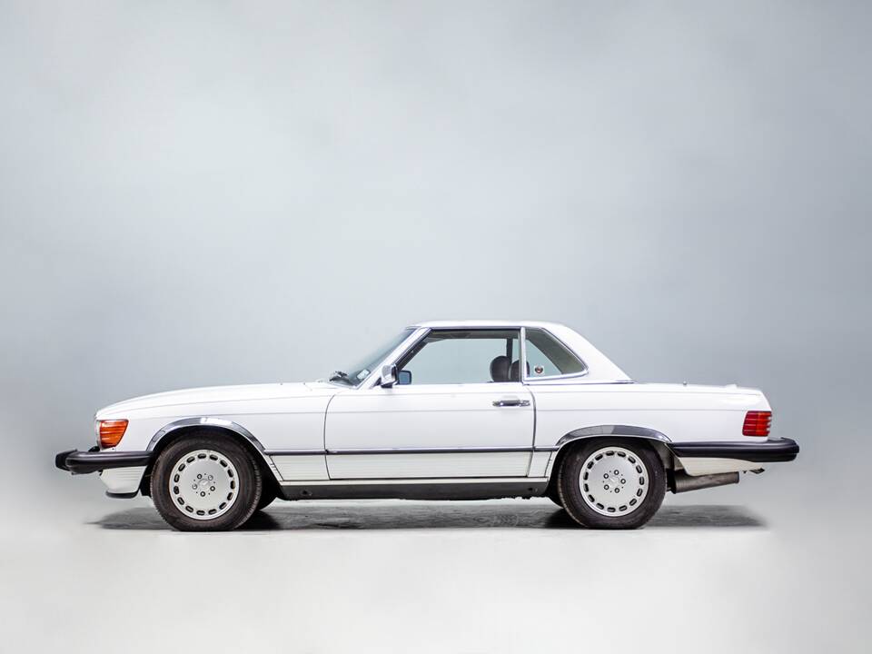 Image 12/48 of Mercedes-Benz 560 SL (1988)