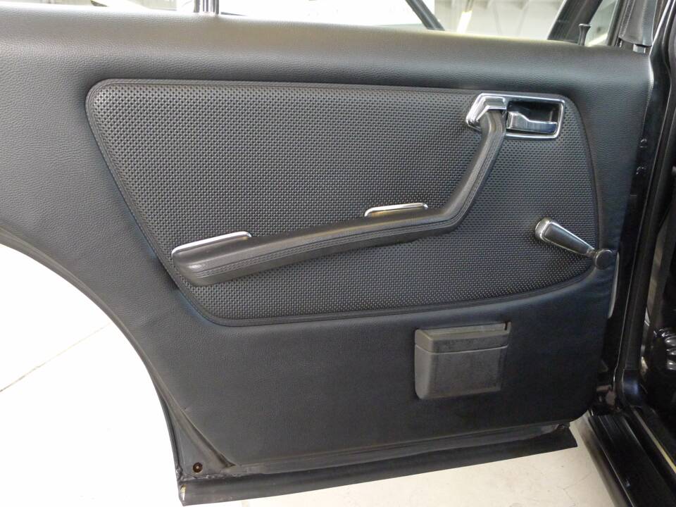 Image 37/44 of Mercedes-Benz 280 (1978)