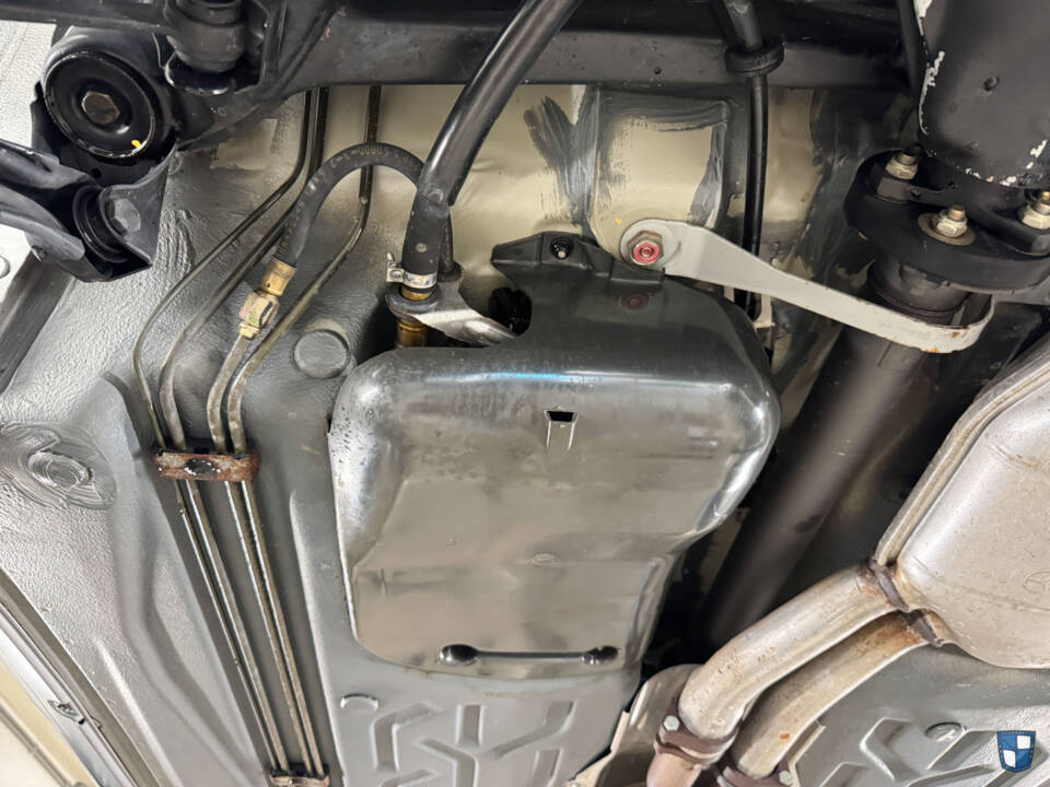 Immagine 62/100 di Mercedes-Benz 190 E 2.3 (1992)