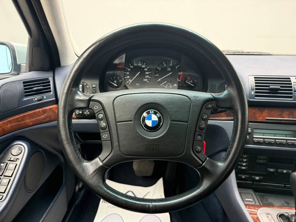 Bild 10/25 von BMW 540i (1998)